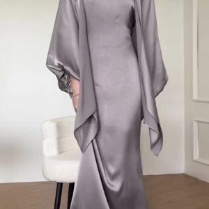 Abayas und Djellabas